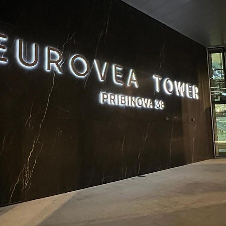 Nikas Eurovea Apartments - Free Parking Bratislava Exterior foto