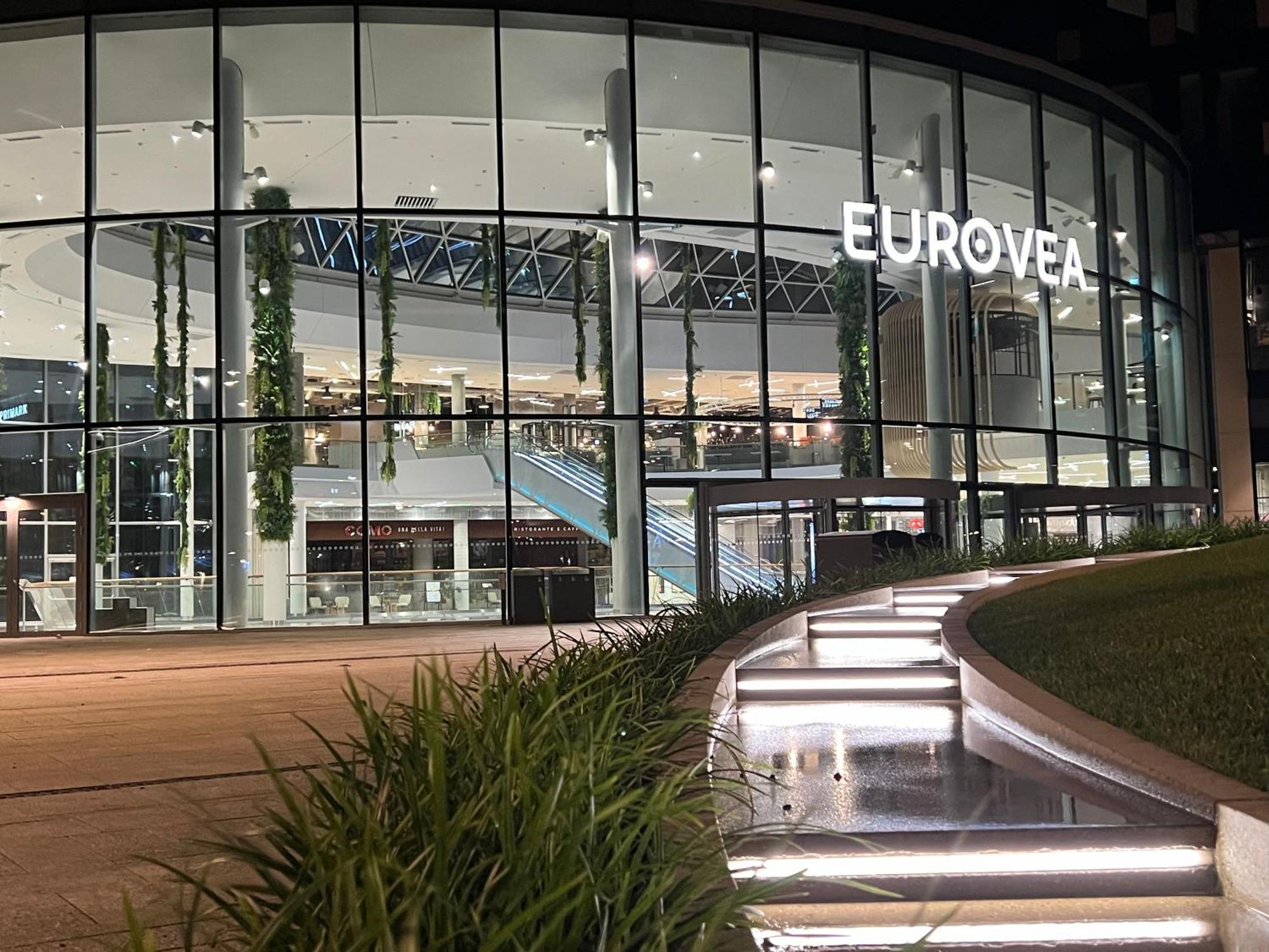 Nikas Eurovea Apartments - Free Parking Bratislava Exterior foto